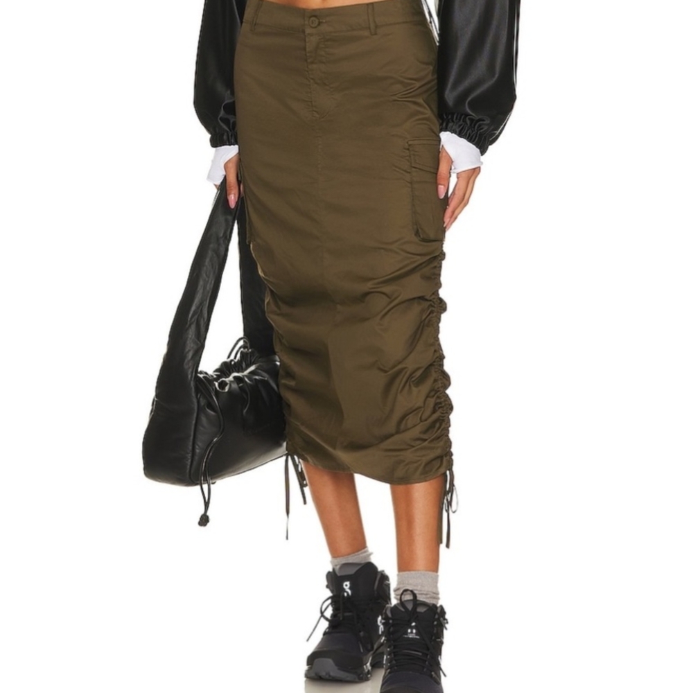 Superdown Jasmina Cargo Skirt in Green - Midi, Pencil, Ruched Detailing